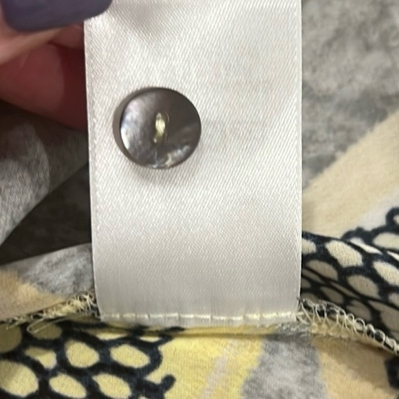 Nic + Zoe multi colored v neck button down blouse size 1X - Picture 9 of 9